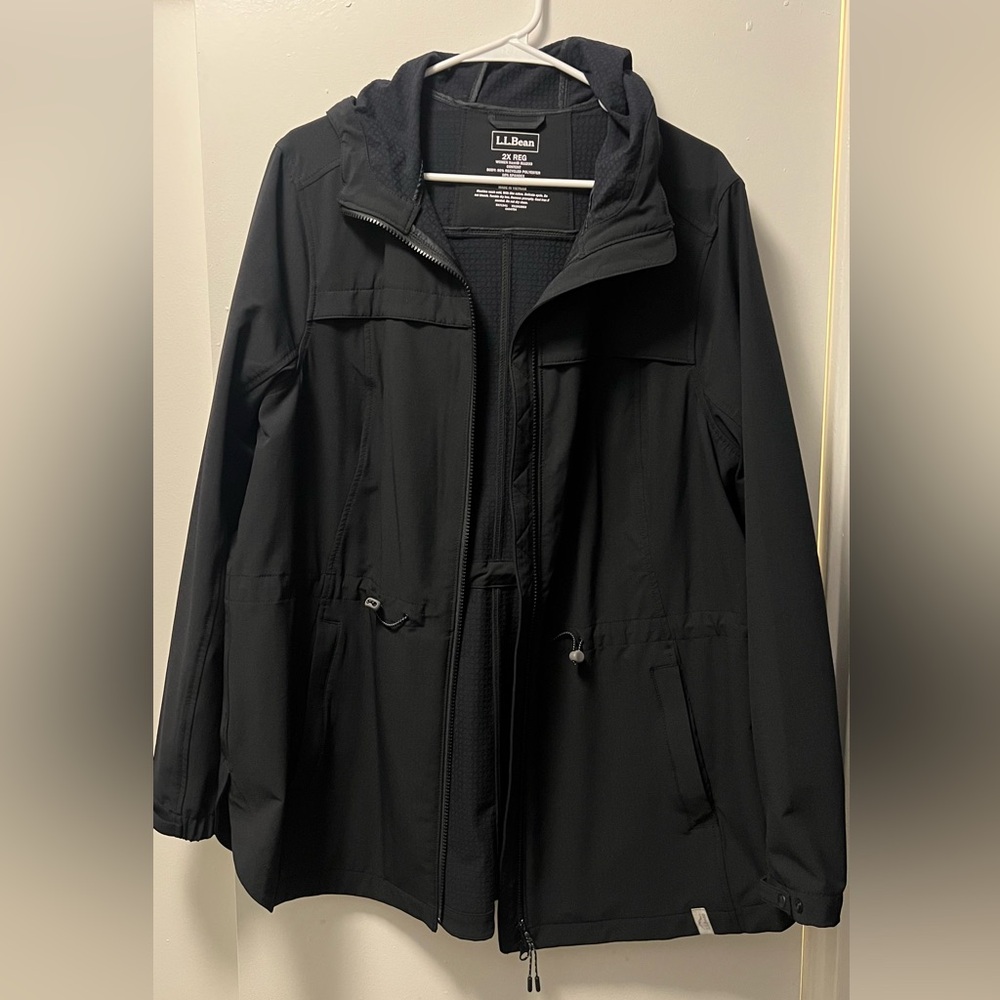 L.L. Bean Women's Full Zip Hooded Activewear Windbreaker Lightweight Jacket